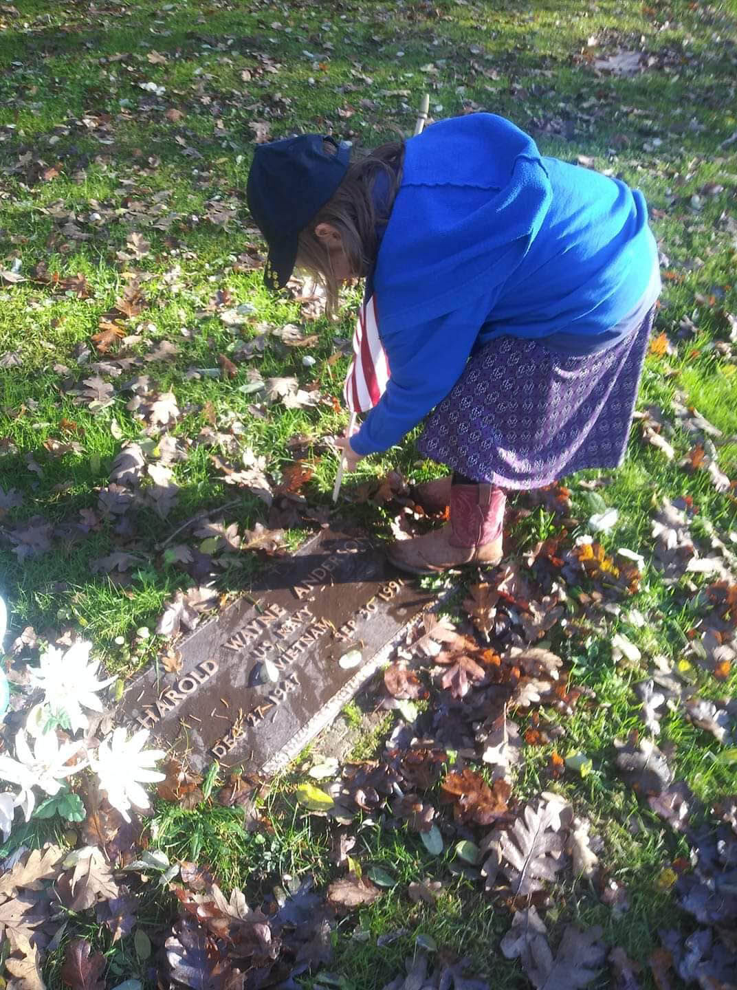 Cub Scouts Honor Veterans at Yelm Cemetery
